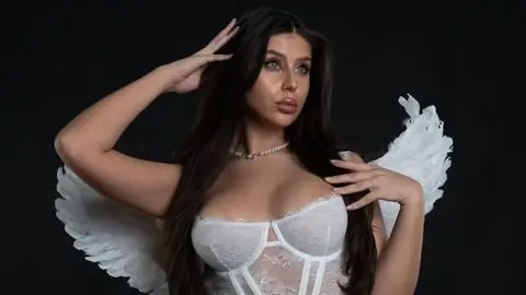 Serve Malibu Barbie