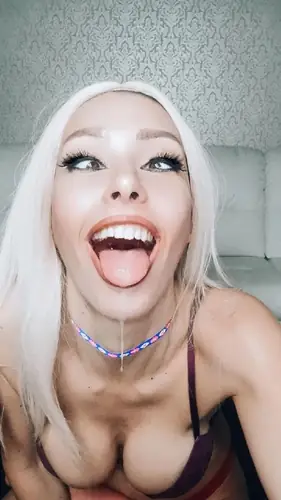 WhiteQueen888 - blonde