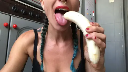 Gypsy Maya - hairypussy