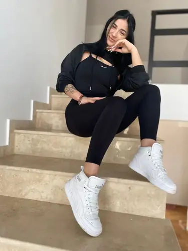 Selena Bee - deepthroat