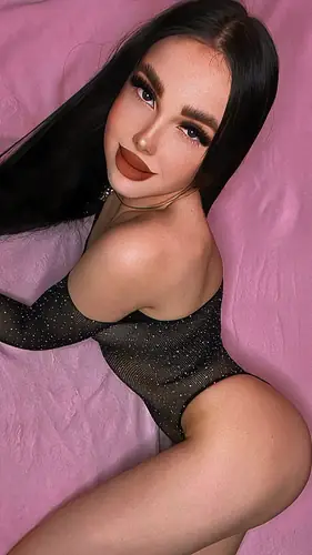 Miss Diava - feet