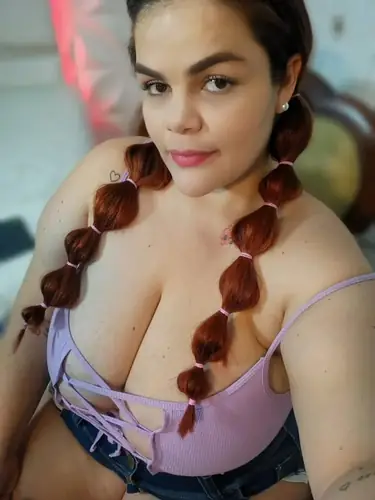 Sara Thompsom - ass