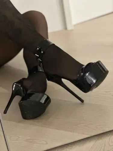 GipsyGoddess - humiliation