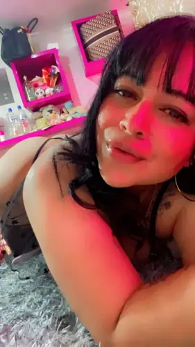 martina milf - squirt