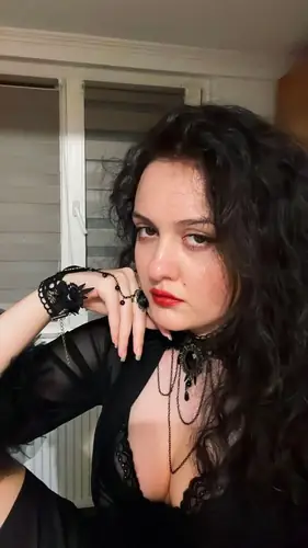 Rheia_Rey - brunette